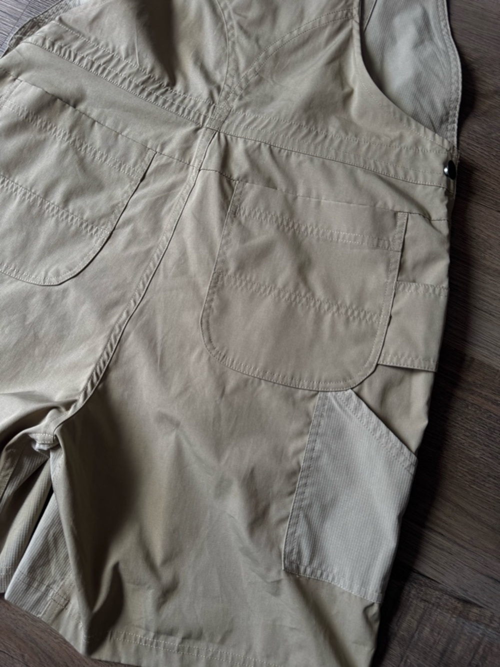 NWT Hurley x Carhartt Women’s Tan Short Overalls with Black Straps - Picture 11 of 16